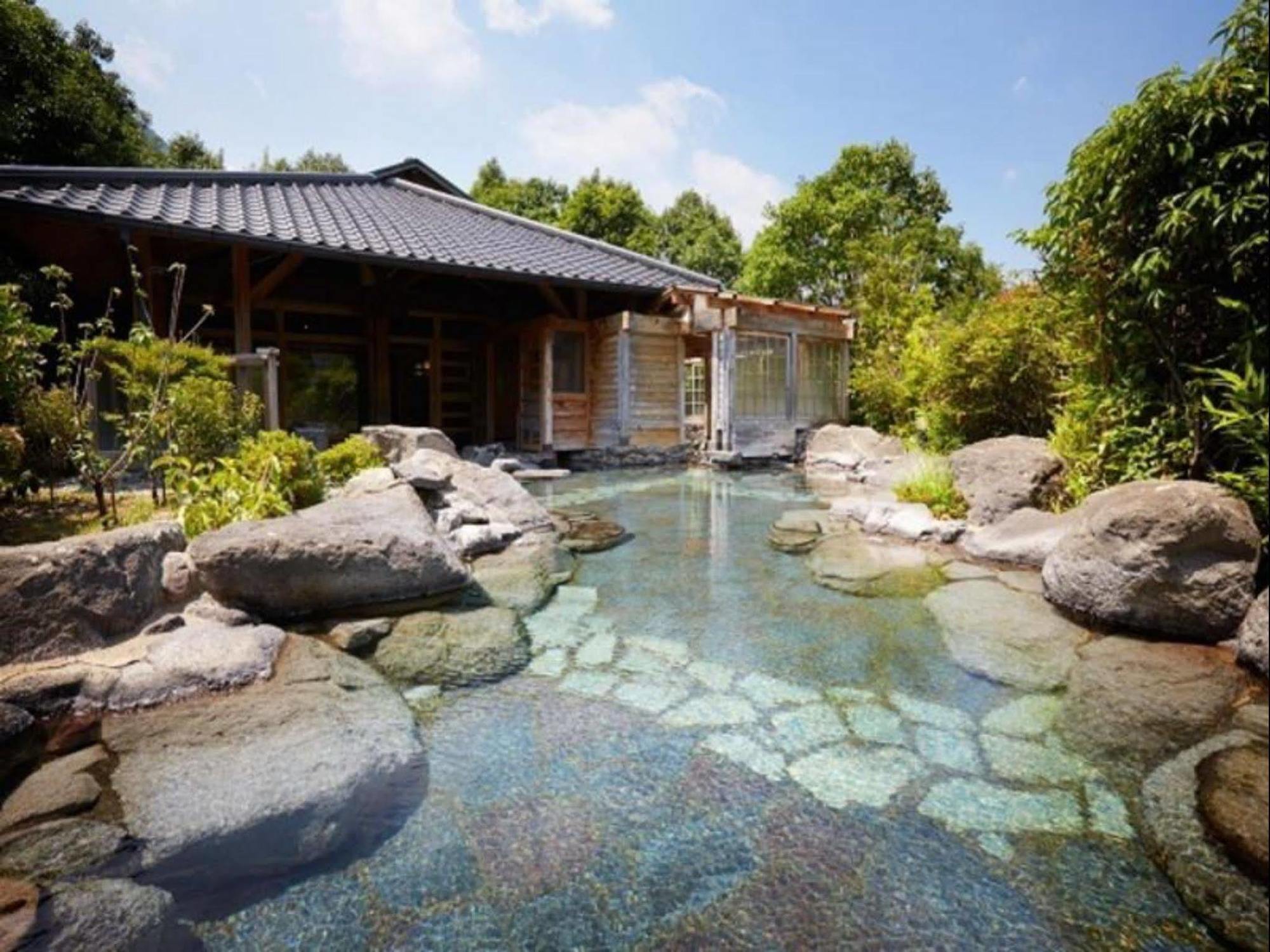 Baien Hotel Ойта Екстериор снимка